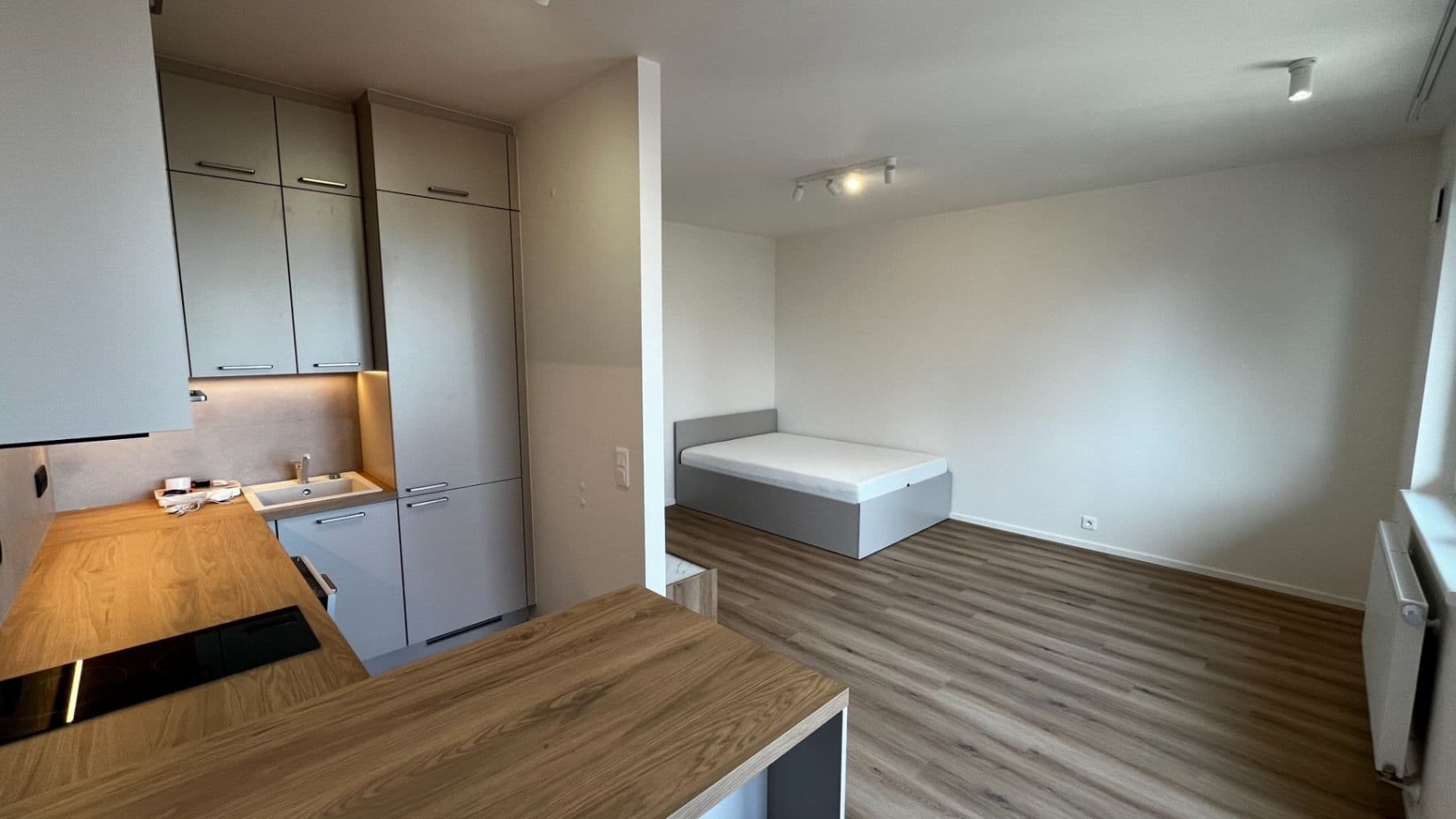 Prenájom bytu 1-izbový 35 m², Waltariho, Praha, Praha Prenájom bytu 1-izbový 35 m², Waltariho, Praha, Praha
