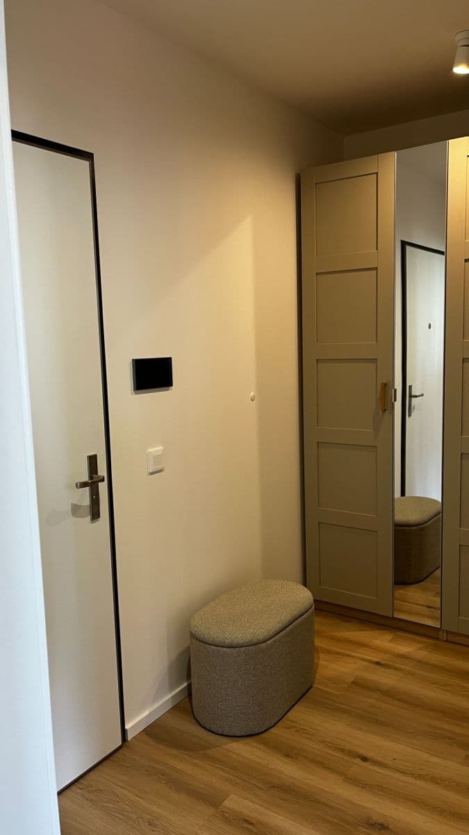 Prenájom bytu 1-izbový 35 m², Waltariho, Praha, Praha Prenájom bytu 1-izbový 35 m², Waltariho, Praha, Praha