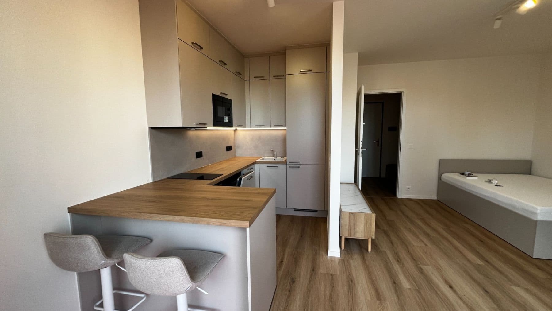 Prenájom bytu 1-izbový 35 m², Waltariho, Praha, Praha Prenájom bytu 1-izbový 35 m², Waltariho, Praha, Praha