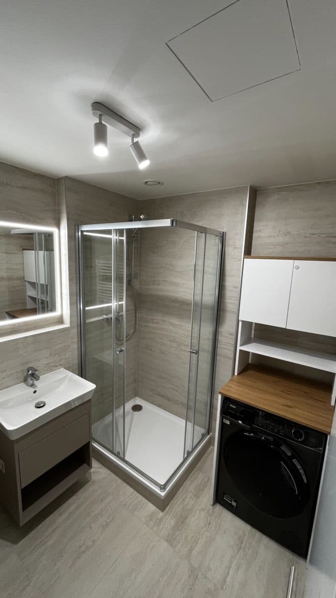 Prenájom bytu 1-izbový 35 m², Waltariho, Praha, Praha Prenájom bytu 1-izbový 35 m², Waltariho, Praha, Praha