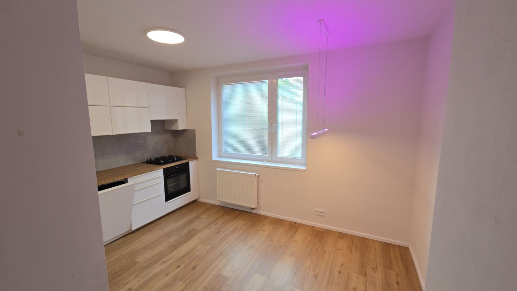 Prenájom bytu 2-izbový 72 m², náměstí Hrdinů, Praha, Praha Prenájom bytu 2-izbový 72 m², náměstí Hrdinů, Praha, Praha