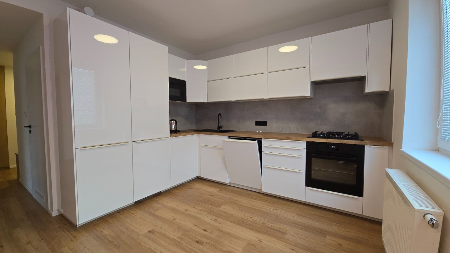 Prenájom bytu 2-izbový 72 m², náměstí Hrdinů, Praha, Praha Prenájom bytu 2-izbový 72 m², náměstí Hrdinů, Praha, Praha