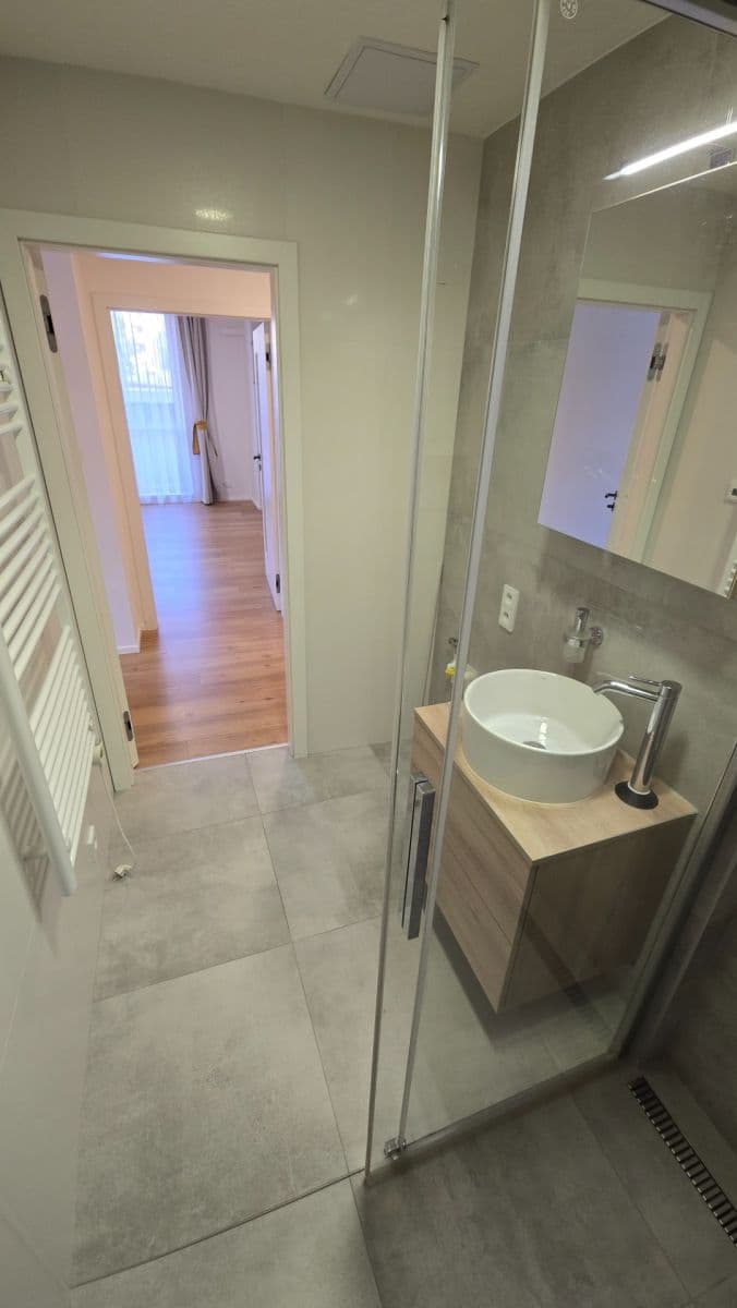 Prenájom bytu 2-izbový 72 m², náměstí Hrdinů, Praha, Praha Prenájom bytu 2-izbový 72 m², náměstí Hrdinů, Praha, Praha