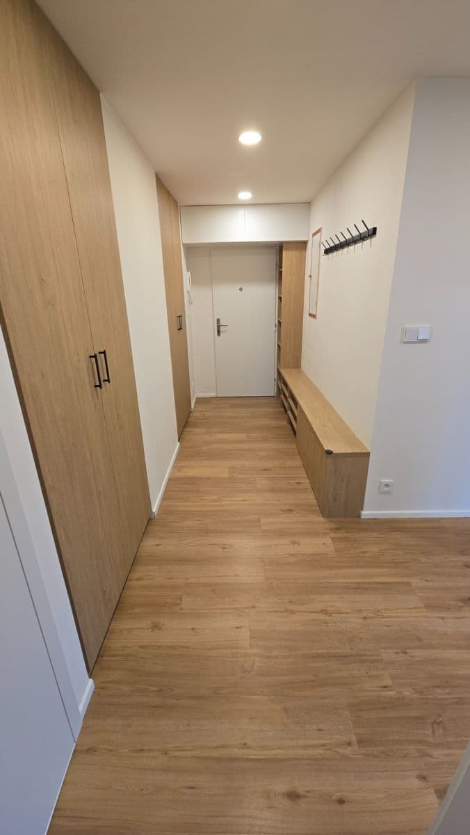 Prenájom bytu 2-izbový 72 m², náměstí Hrdinů, Praha, Praha Prenájom bytu 2-izbový 72 m², náměstí Hrdinů, Praha, Praha
