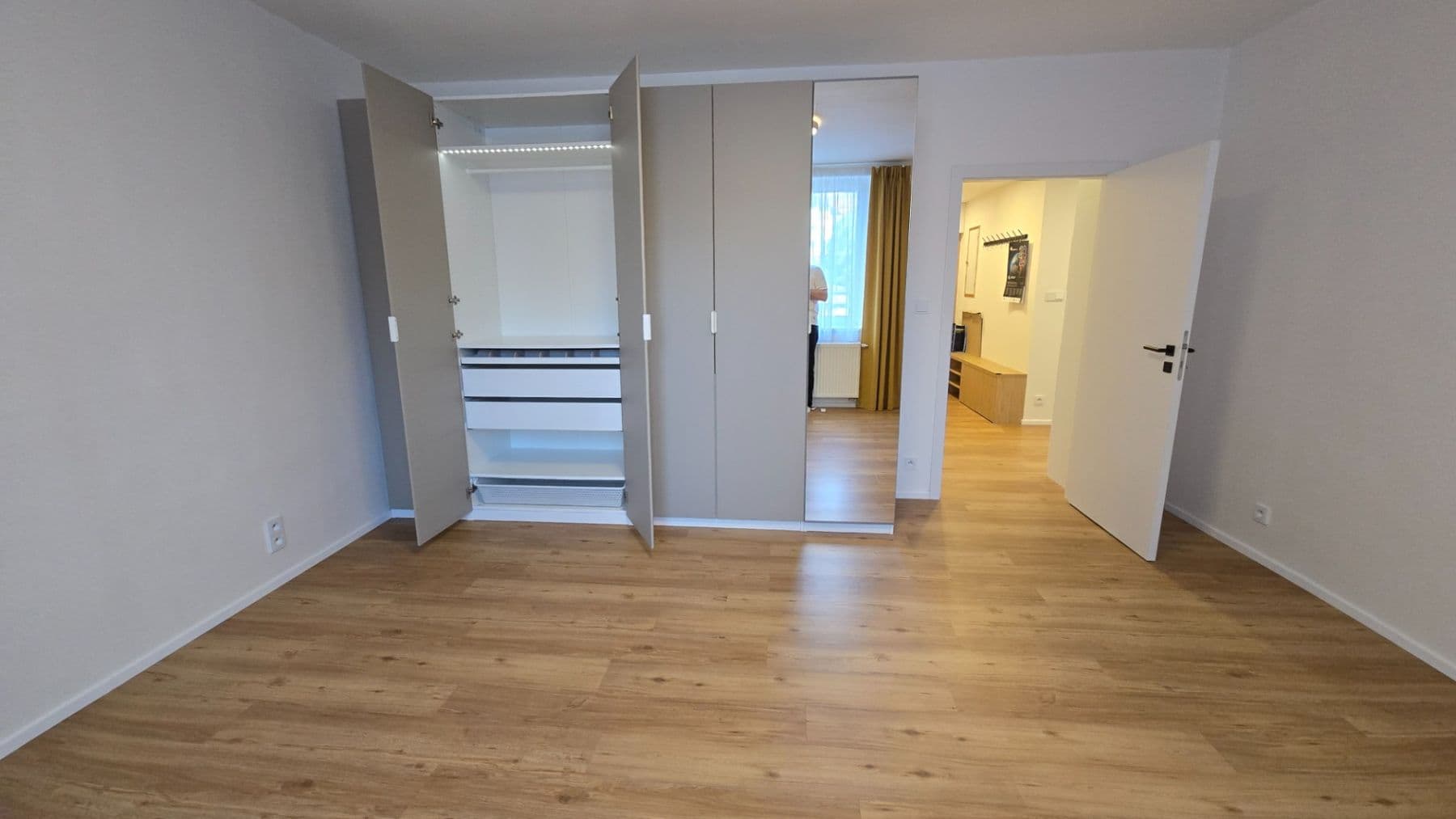 Prenájom bytu 2-izbový 72 m², náměstí Hrdinů, Praha, Praha Prenájom bytu 2-izbový 72 m², náměstí Hrdinů, Praha, Praha