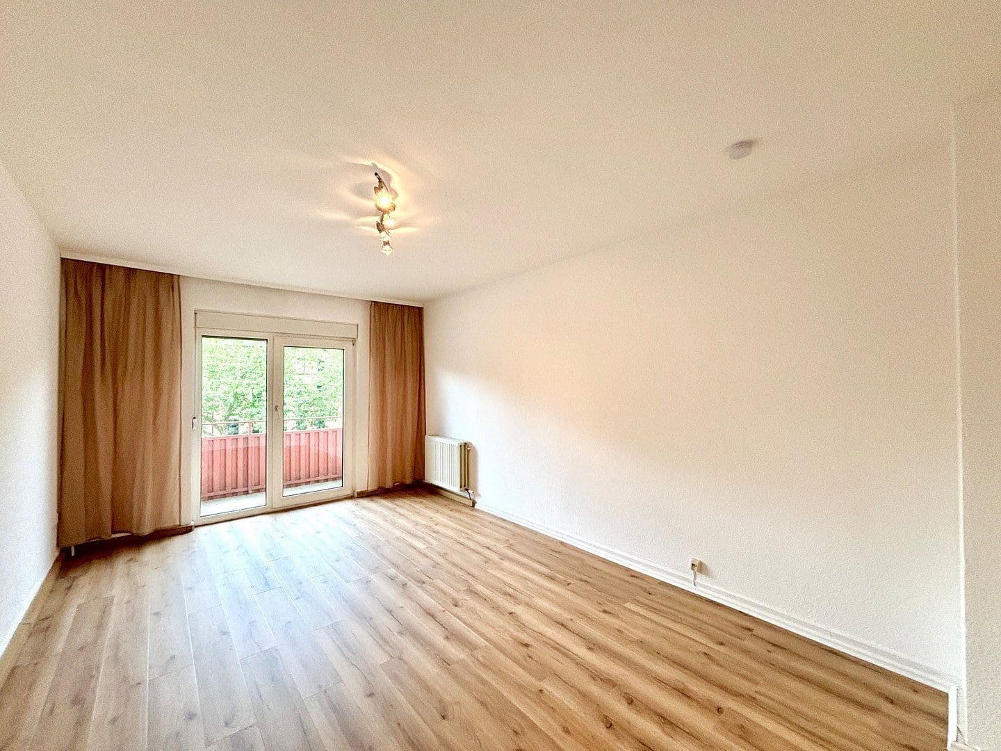 Prenájom bytu 2-izbový 65 m², Bernhardstraße 21, Karlsruhe, Bádensko-Wurttembersko Prenájom bytu 2-izbový 65 m², Bernhardstraße 21, Karlsruhe, Bádensko-Wurttembersko