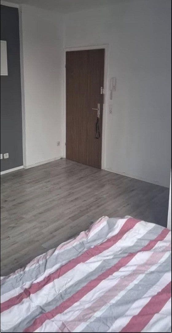 Prenájom bytu 1-izbový 30 m², Bahnstr. 87, Remscheid, Severné Porýnie - Westfálsko Prenájom bytu 1-izbový 30 m², Bahnstr. 87, Remscheid, Severné Porýnie - Westfálsko