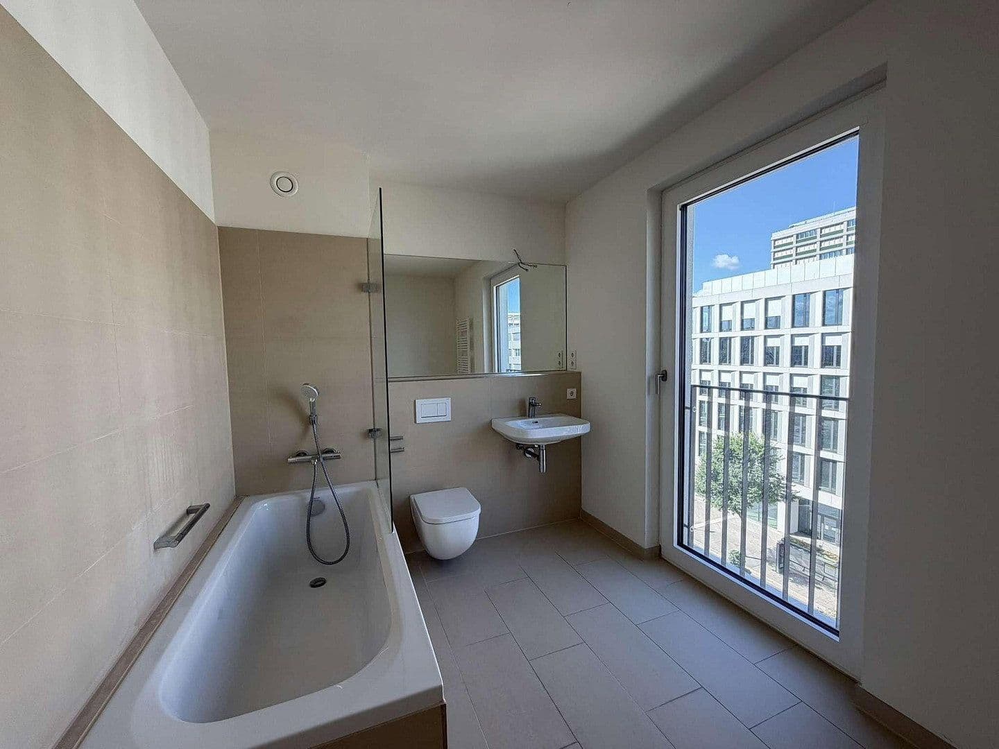 Predaj bytu 2-izbový 65 m², Heidestraße 17a, Berlin, Berlín Predaj bytu 2-izbový 65 m², Heidestraße 17a, Berlin, Berlín
