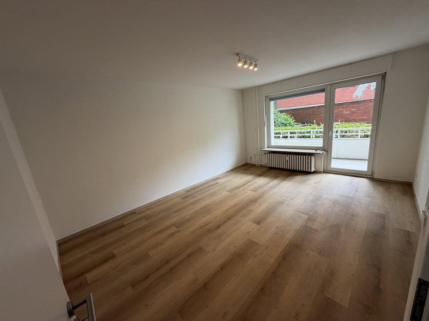 Prenájom bytu 17 m², Düsseldorf, Severné Porýnie - Westfálsko Prenájom bytu 17 m², Düsseldorf, Severné Porýnie - Westfálsko