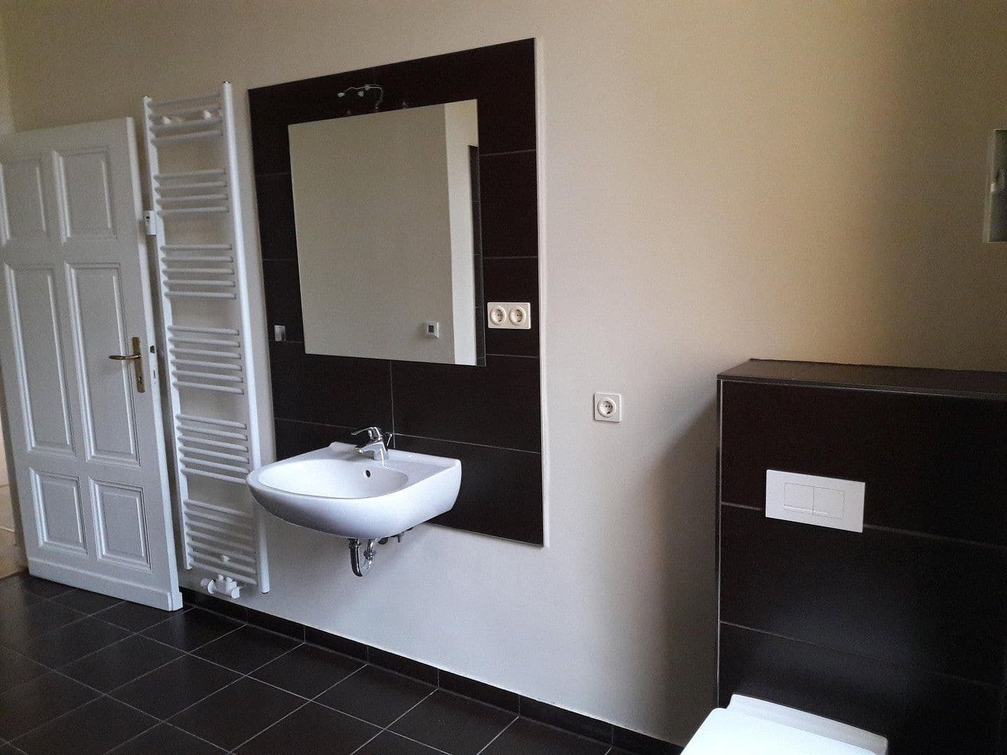 Predaj domu 385 m², pozemok 186 m², Hauptstraße 40, Brandenburg an der Havel, Brandenbursko Predaj domu 385 m², pozemok 186 m², Hauptstraße 40, Brandenburg an der Havel, Brandenbursko