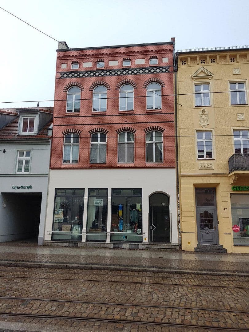 Predaj domu 385 m², pozemok 186 m², Hauptstraße 40, Brandenburg an der Havel, Brandenbursko Predaj domu 385 m², pozemok 186 m², Hauptstraße 40, Brandenburg an der Havel, Brandenbursko