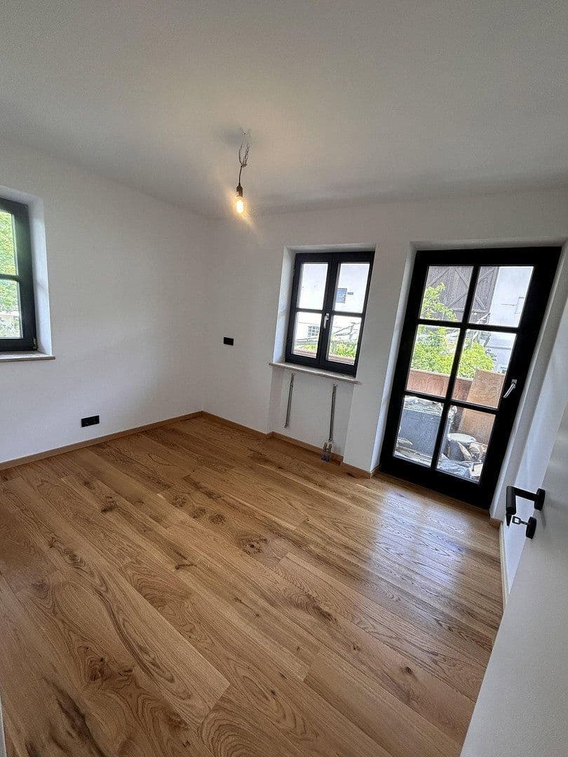 Prenájom bytu 3-izbový 95 m², Frasdorferstrasse 4, Aschau, Bavorsko Prenájom bytu 3-izbový 95 m², Frasdorferstrasse 4, Aschau, Bavorsko
