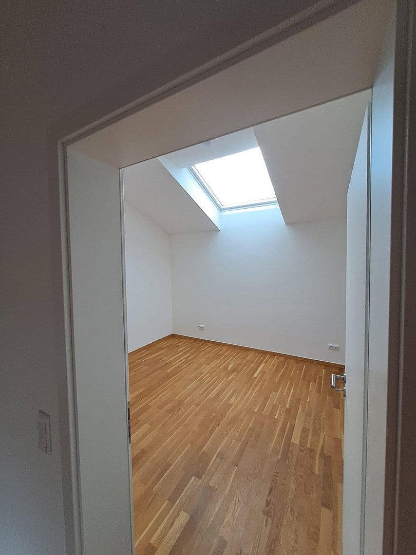Prenájom bytu 3-izbový 60 m², München, Bavorsko Prenájom bytu 3-izbový 60 m², München, Bavorsko