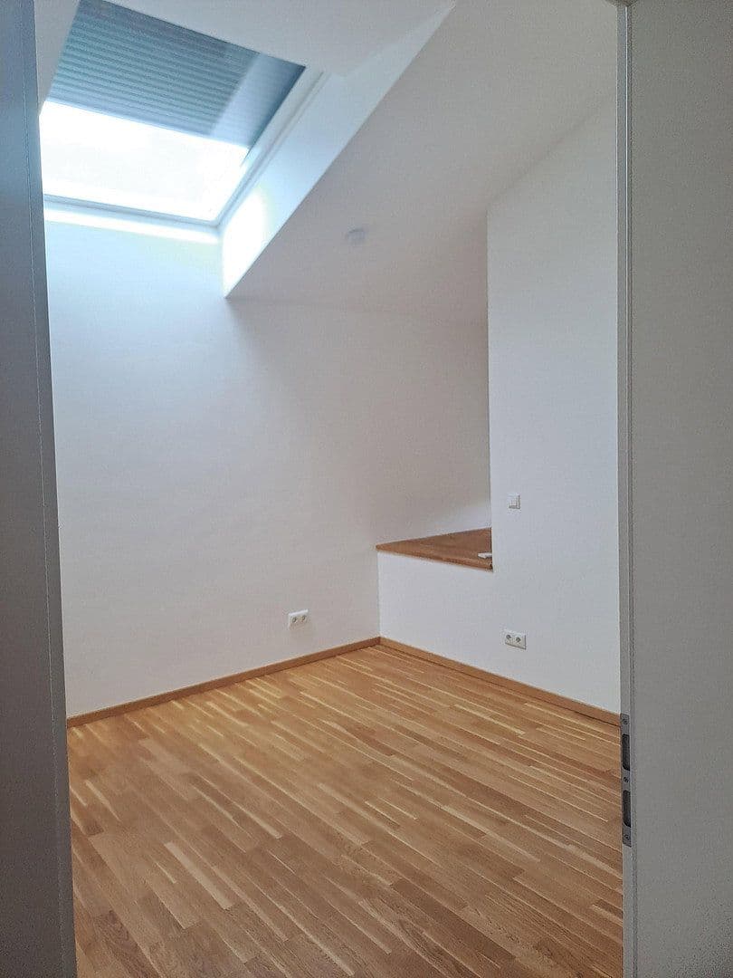 Prenájom bytu 3-izbový 60 m², München, Bavorsko Prenájom bytu 3-izbový 60 m², München, Bavorsko