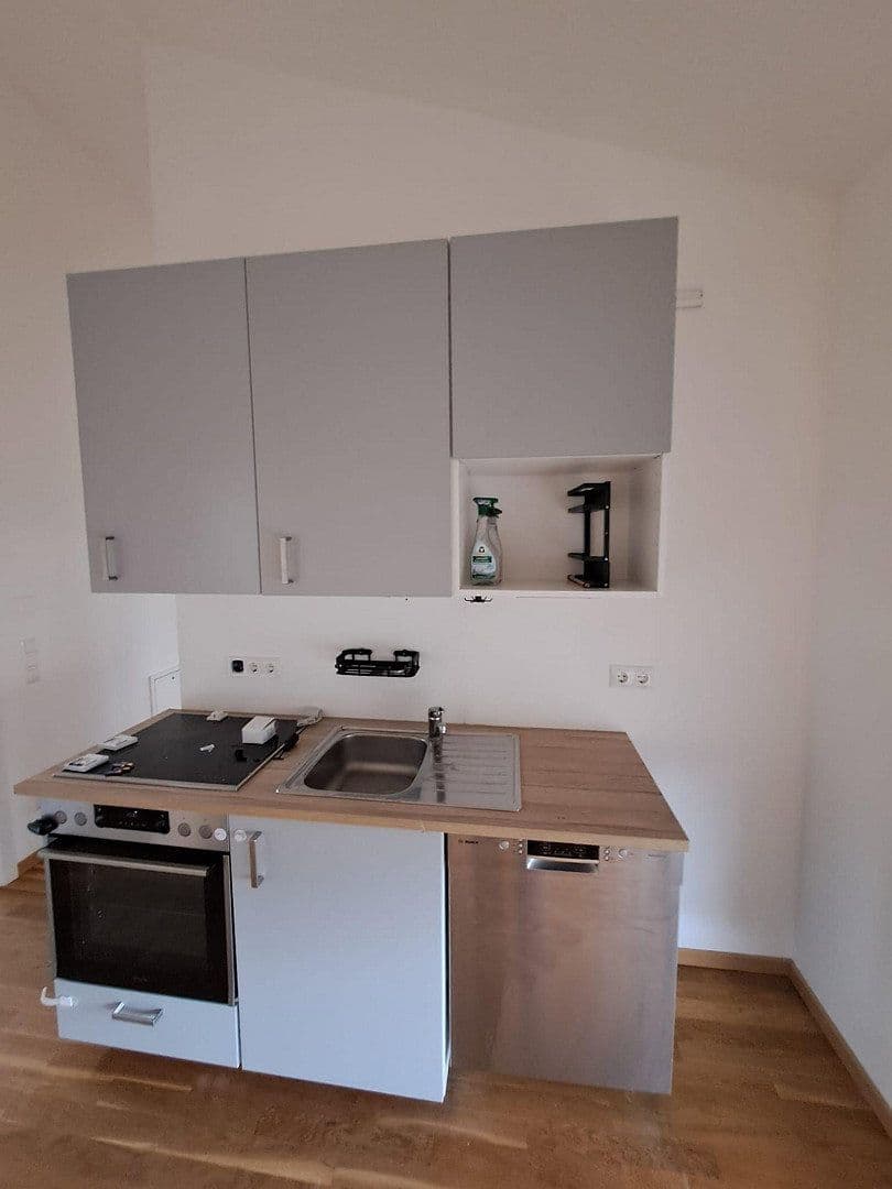 Prenájom bytu 3-izbový 60 m², München, Bavorsko Prenájom bytu 3-izbový 60 m², München, Bavorsko