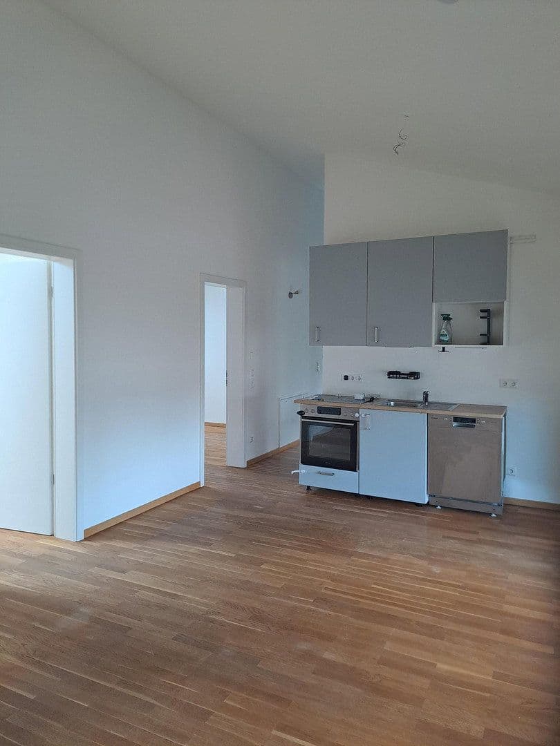 Prenájom bytu 3-izbový 60 m², München, Bavorsko Prenájom bytu 3-izbový 60 m², München, Bavorsko