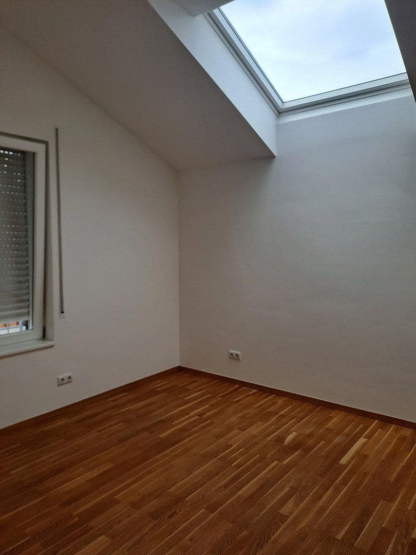 Prenájom bytu 3-izbový 60 m², München, Bavorsko Prenájom bytu 3-izbový 60 m², München, Bavorsko