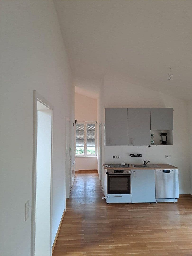 Prenájom bytu 3-izbový 60 m², München, Bavorsko Prenájom bytu 3-izbový 60 m², München, Bavorsko