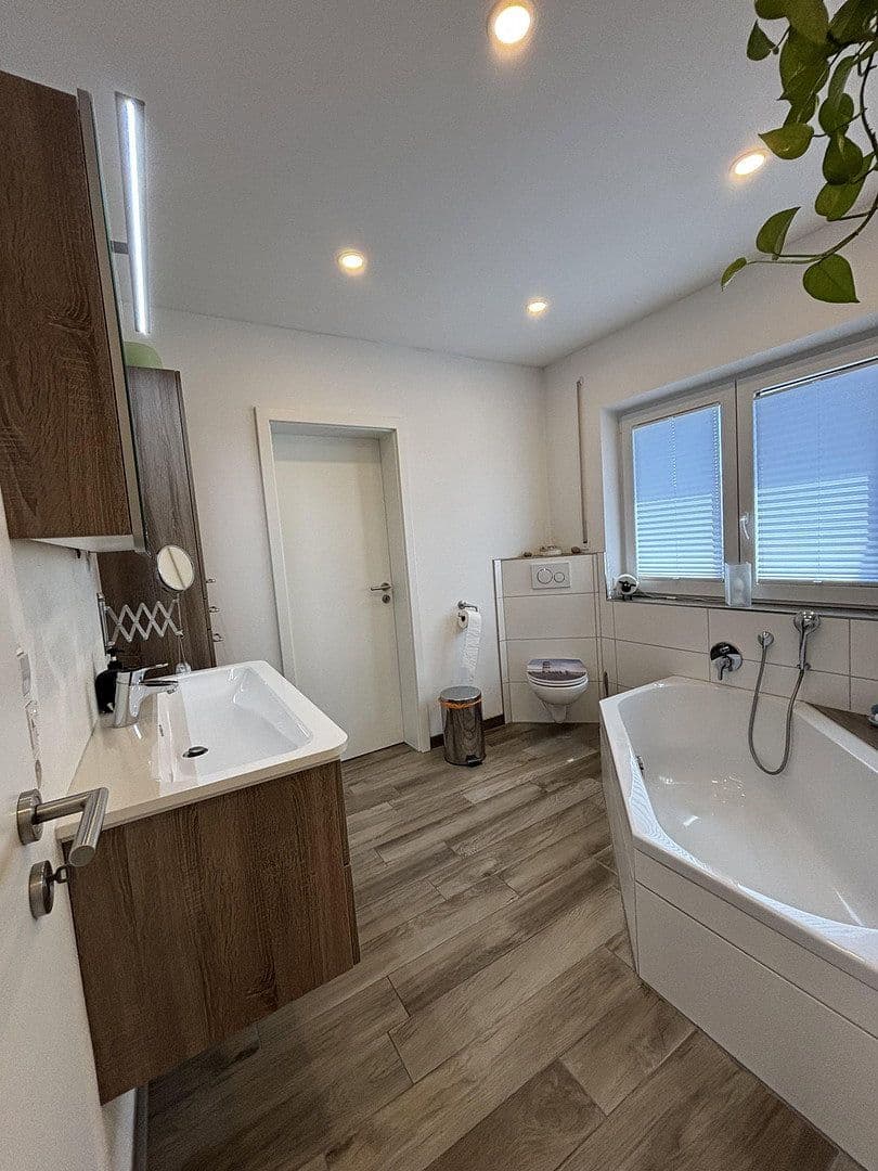 Predaj domu 127 m², pozemok 668 m², Tettenweis, Bavorsko Predaj domu 127 m², pozemok 668 m², Tettenweis, Bavorsko