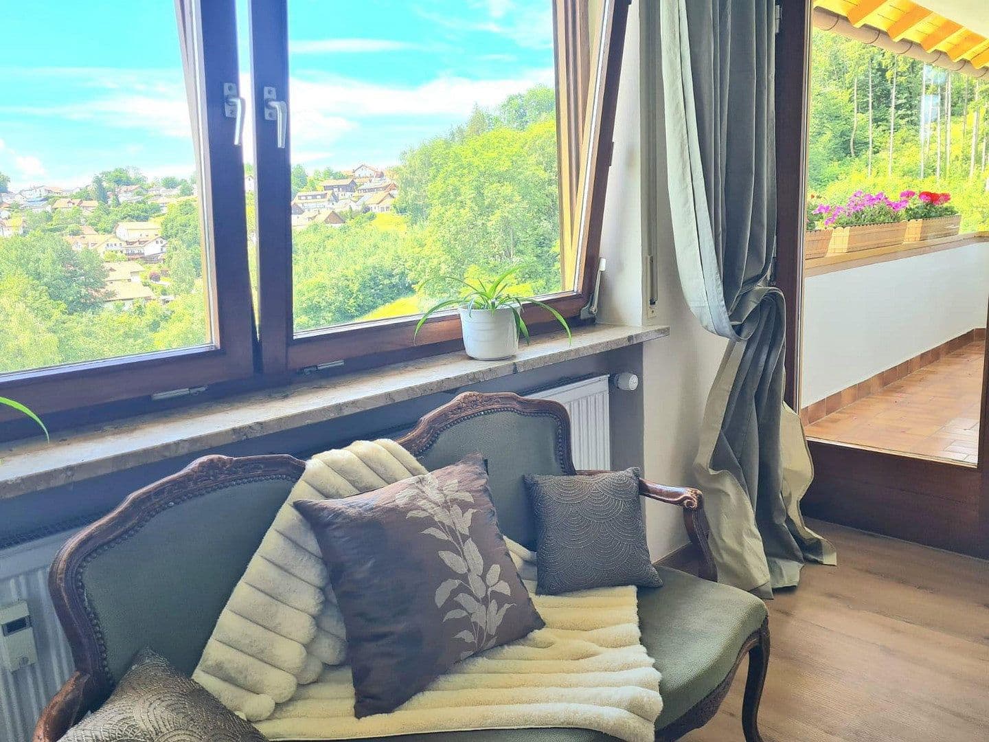 Predaj domu 335 m², pozemok 12.834 m², Waldbrunn, Bavorsko Predaj domu 335 m², pozemok 12.834 m², Waldbrunn, Bavorsko