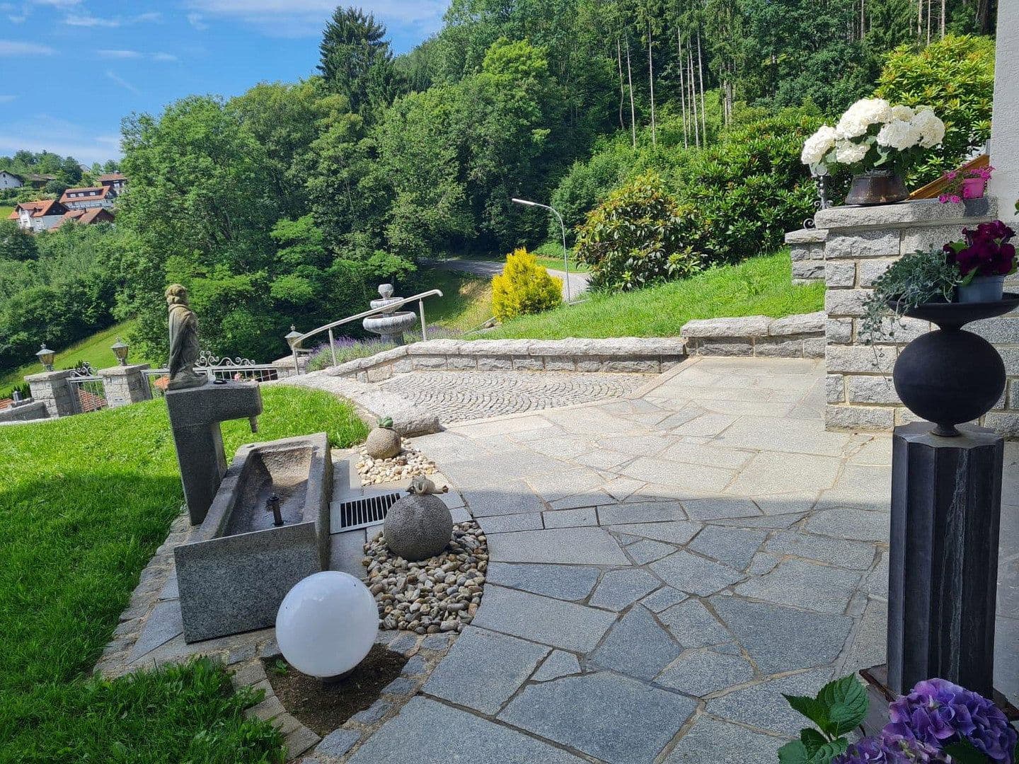 Predaj domu 335 m², pozemok 12.834 m², Waldbrunn, Bavorsko Predaj domu 335 m², pozemok 12.834 m², Waldbrunn, Bavorsko