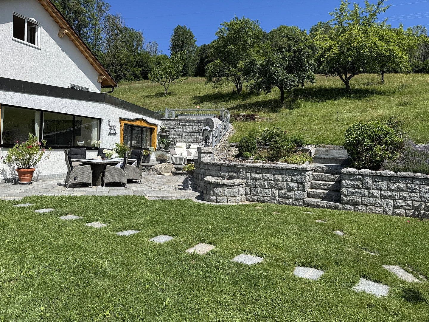 Predaj domu 335 m², pozemok 12.834 m², Waldbrunn, Bavorsko Predaj domu 335 m², pozemok 12.834 m², Waldbrunn, Bavorsko