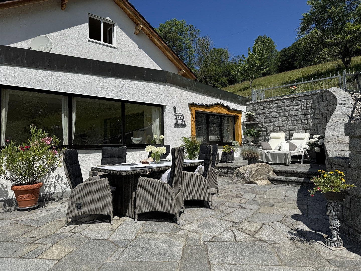 Predaj domu 335 m², pozemok 12.834 m², Waldbrunn, Bavorsko Predaj domu 335 m², pozemok 12.834 m², Waldbrunn, Bavorsko