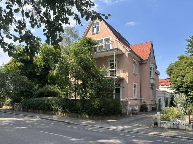 Predaj domu 630 m², pozemok 1.140 m², Hermann -Fischer-Allee 20, Donaueschingen, Bádensko-Wurttembersko Predaj domu 630 m², pozemok 1.140 m², Hermann -Fischer-Allee 20, Donaueschingen, Bádensko-Wurttembersko