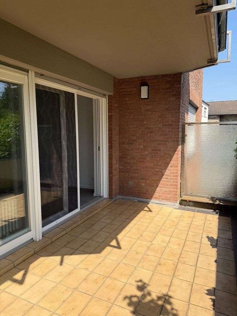 Prenájom bytu 3-izbový 98 m², Eilendorfer Straße 102, Aachen, Severné Porýnie - Westfálsko Prenájom bytu 3-izbový 98 m², Eilendorfer Straße 102, Aachen, Severné Porýnie - Westfálsko