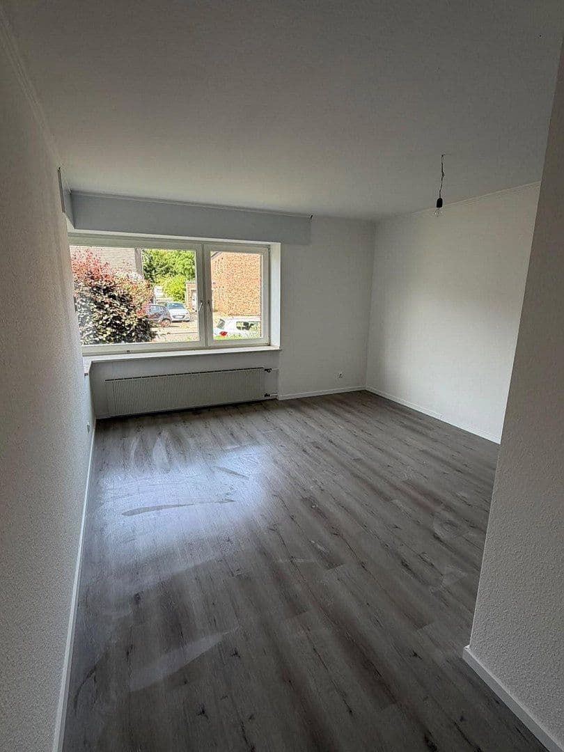Prenájom bytu 3-izbový 98 m², Eilendorfer Straße 102, Aachen, Severné Porýnie - Westfálsko Prenájom bytu 3-izbový 98 m², Eilendorfer Straße 102, Aachen, Severné Porýnie - Westfálsko