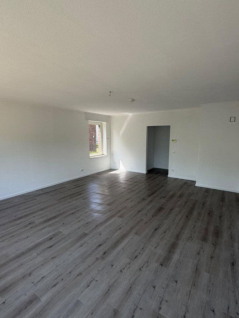 Prenájom bytu 3-izbový 98 m², Eilendorfer Straße 102, Aachen, Severné Porýnie - Westfálsko Prenájom bytu 3-izbový 98 m², Eilendorfer Straße 102, Aachen, Severné Porýnie - Westfálsko