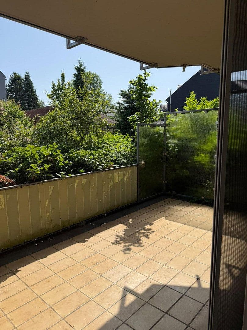 Prenájom bytu 3-izbový 98 m², Eilendorfer Straße 102, Aachen, Severné Porýnie - Westfálsko Prenájom bytu 3-izbový 98 m², Eilendorfer Straße 102, Aachen, Severné Porýnie - Westfálsko