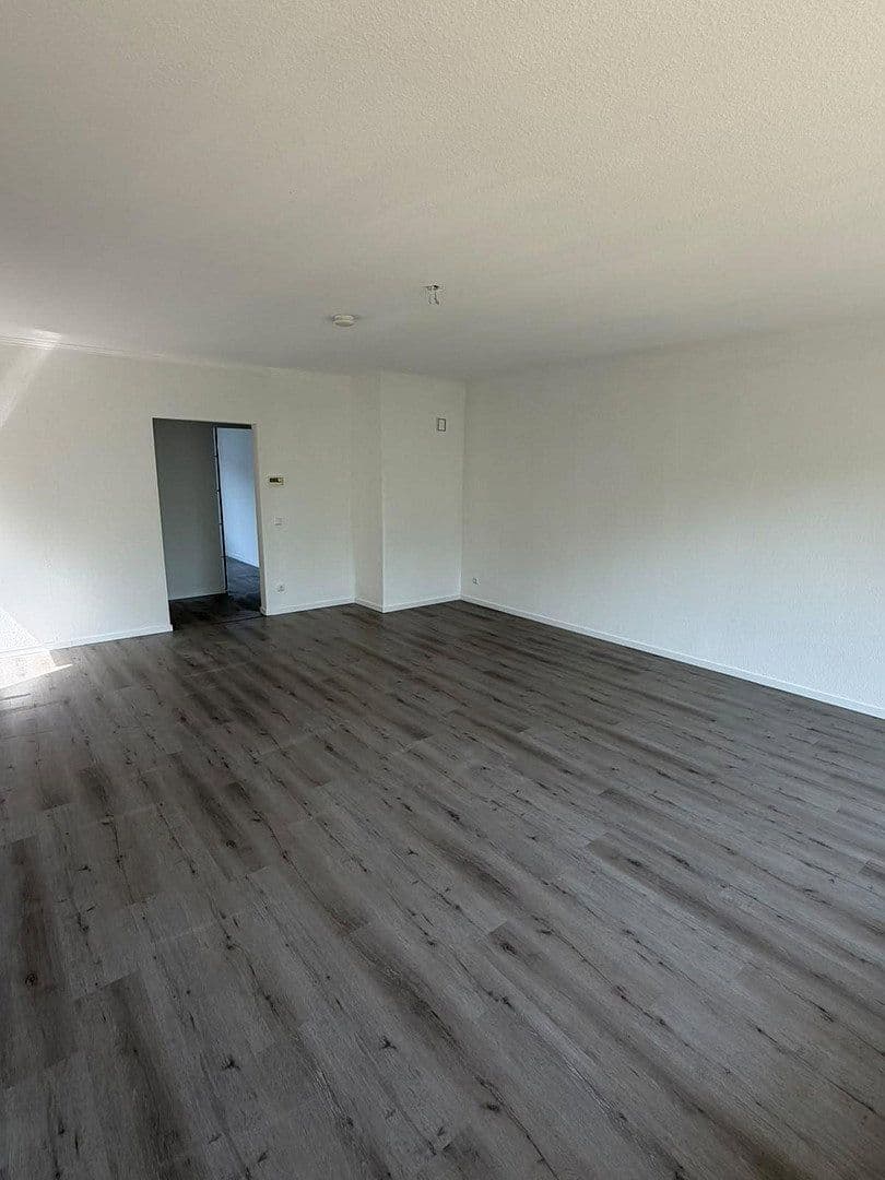 Prenájom bytu 3-izbový 98 m², Eilendorfer Straße 102, Aachen, Severné Porýnie - Westfálsko Prenájom bytu 3-izbový 98 m², Eilendorfer Straße 102, Aachen, Severné Porýnie - Westfálsko