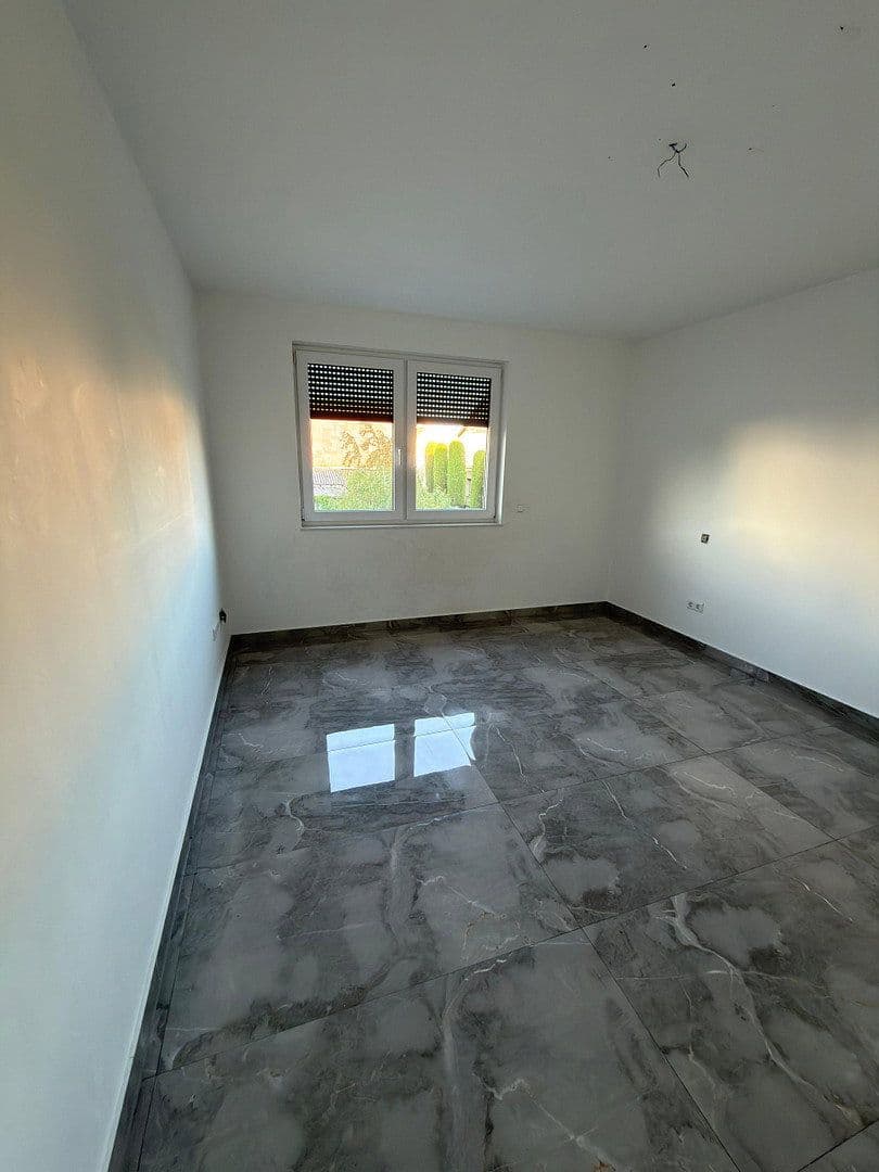 Prenájom bytu 3-izbový 93 m², Schifferstadt, Porýnie-Falcko Prenájom bytu 3-izbový 93 m², Schifferstadt, Porýnie-Falcko