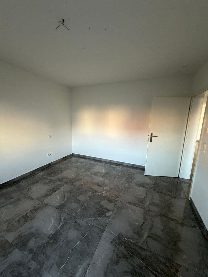 Prenájom bytu 3-izbový 93 m², Schifferstadt, Porýnie-Falcko Prenájom bytu 3-izbový 93 m², Schifferstadt, Porýnie-Falcko