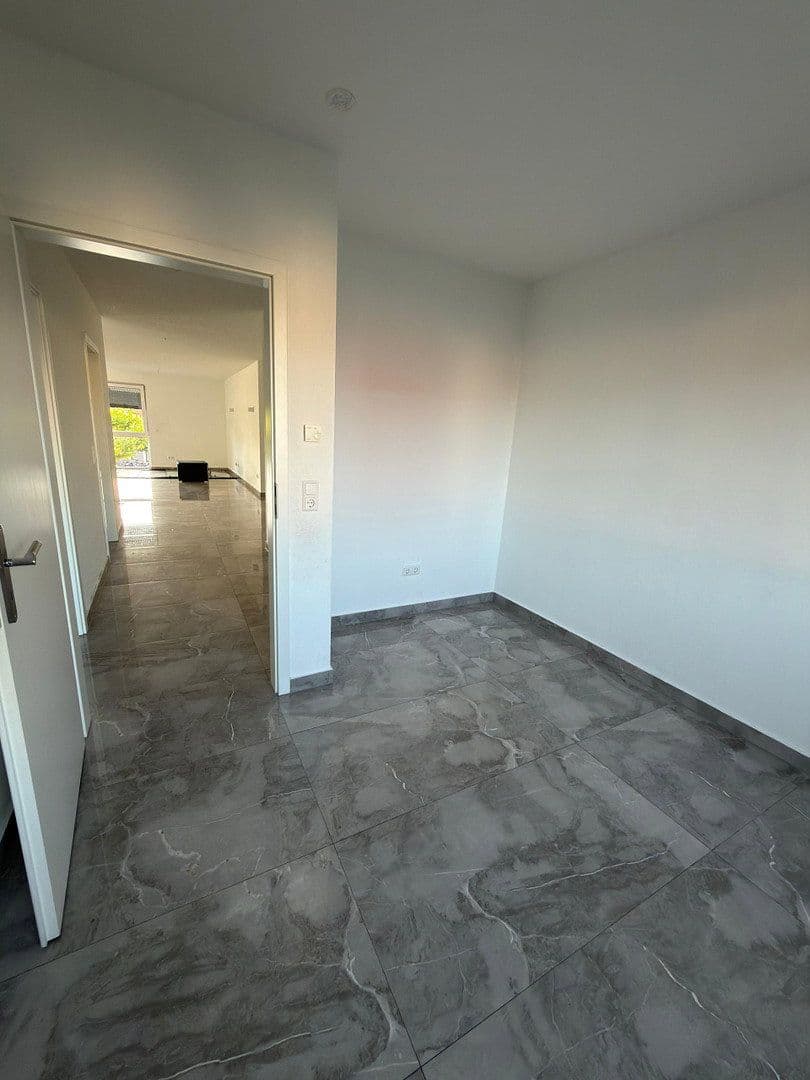 Prenájom bytu 3-izbový 93 m², Schifferstadt, Porýnie-Falcko Prenájom bytu 3-izbový 93 m², Schifferstadt, Porýnie-Falcko