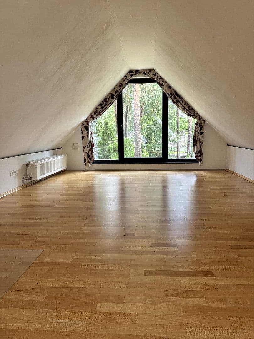 Prenájom bytu 3-izbový 75 m², Berlin, Berlín Prenájom bytu 3-izbový 75 m², Berlin, Berlín