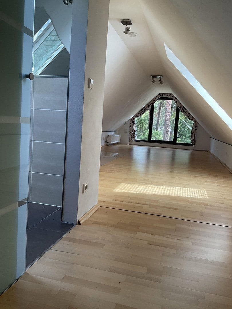 Prenájom bytu 3-izbový 75 m², Berlin, Berlín Prenájom bytu 3-izbový 75 m², Berlin, Berlín
