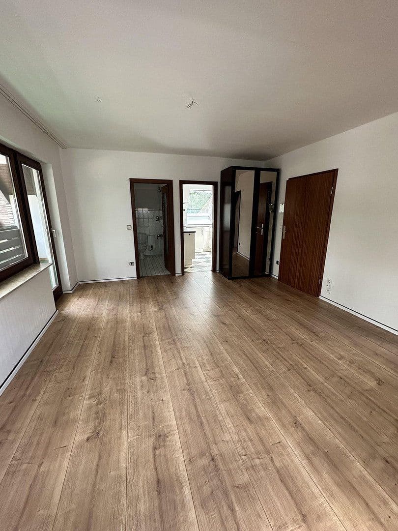 Prenájom bytu 3-izbový 75 m², Berlin, Berlín Prenájom bytu 3-izbový 75 m², Berlin, Berlín