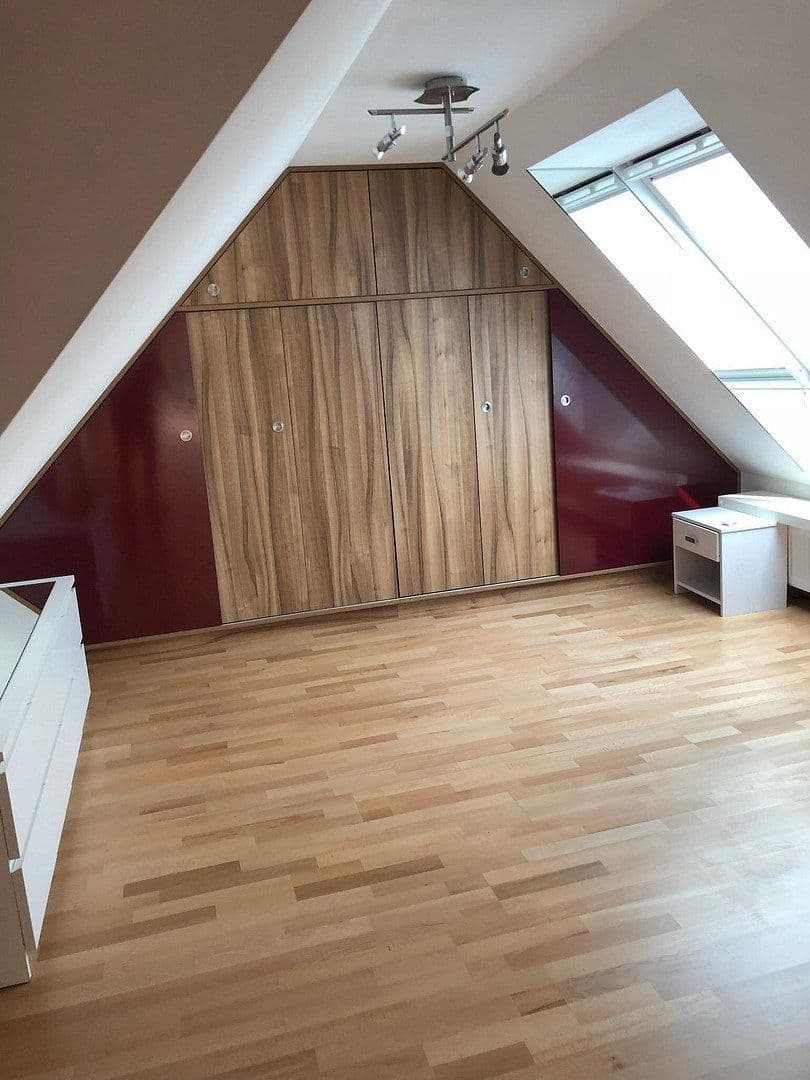Prenájom bytu 3-izbový 75 m², Berlin, Berlín Prenájom bytu 3-izbový 75 m², Berlin, Berlín