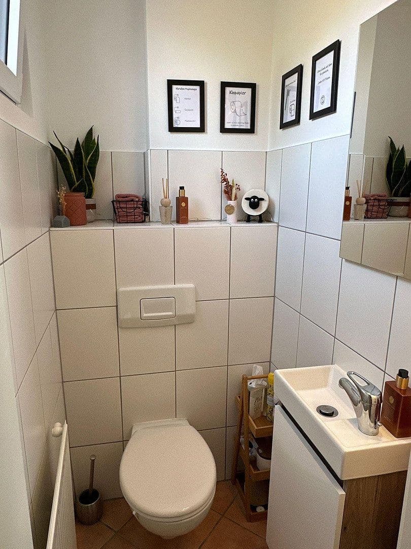 Predaj domu 155 m², pozemok 250 m², Taunusstraße 85a, Oberursel (Taunus), Hesensko Predaj domu 155 m², pozemok 250 m², Taunusstraße 85a, Oberursel (Taunus), Hesensko