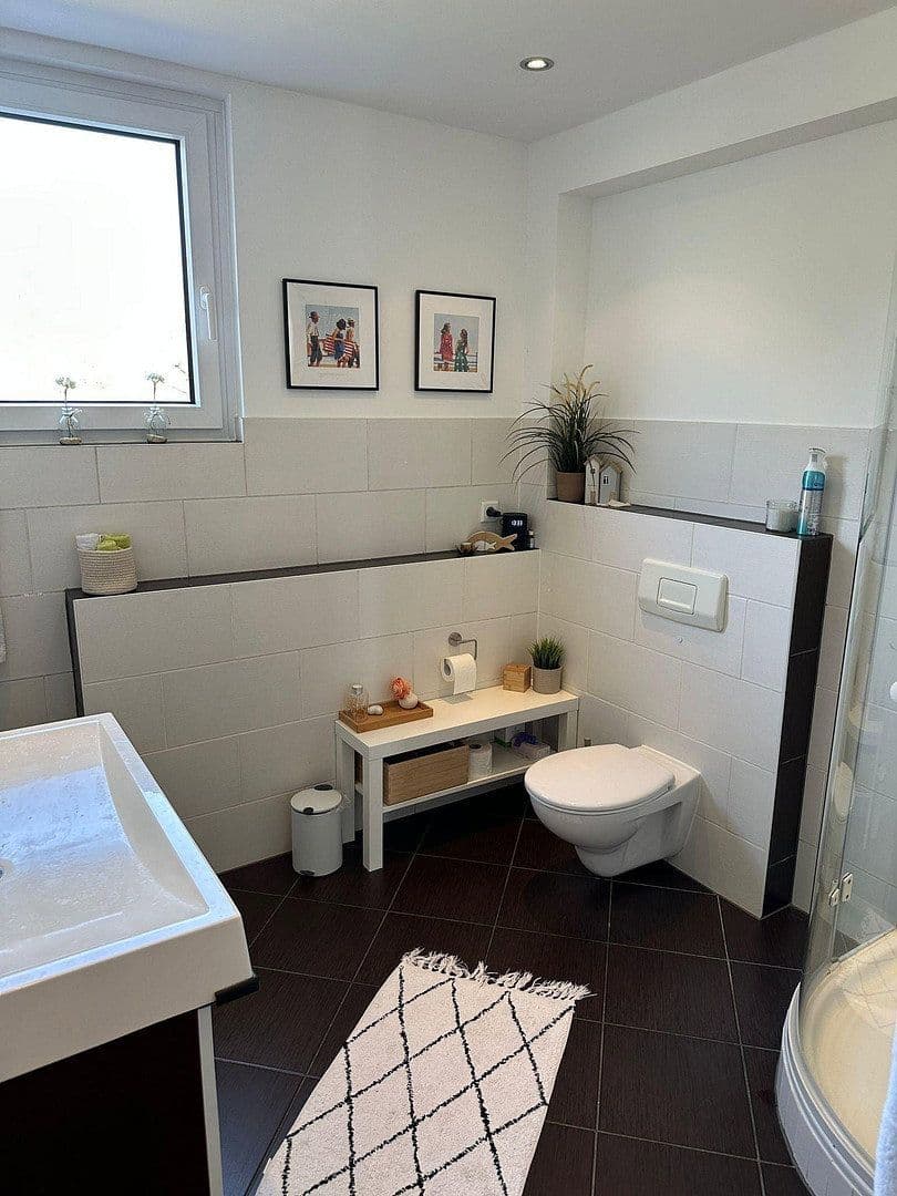 Predaj domu 155 m², pozemok 250 m², Taunusstraße 85a, Oberursel (Taunus), Hesensko Predaj domu 155 m², pozemok 250 m², Taunusstraße 85a, Oberursel (Taunus), Hesensko
