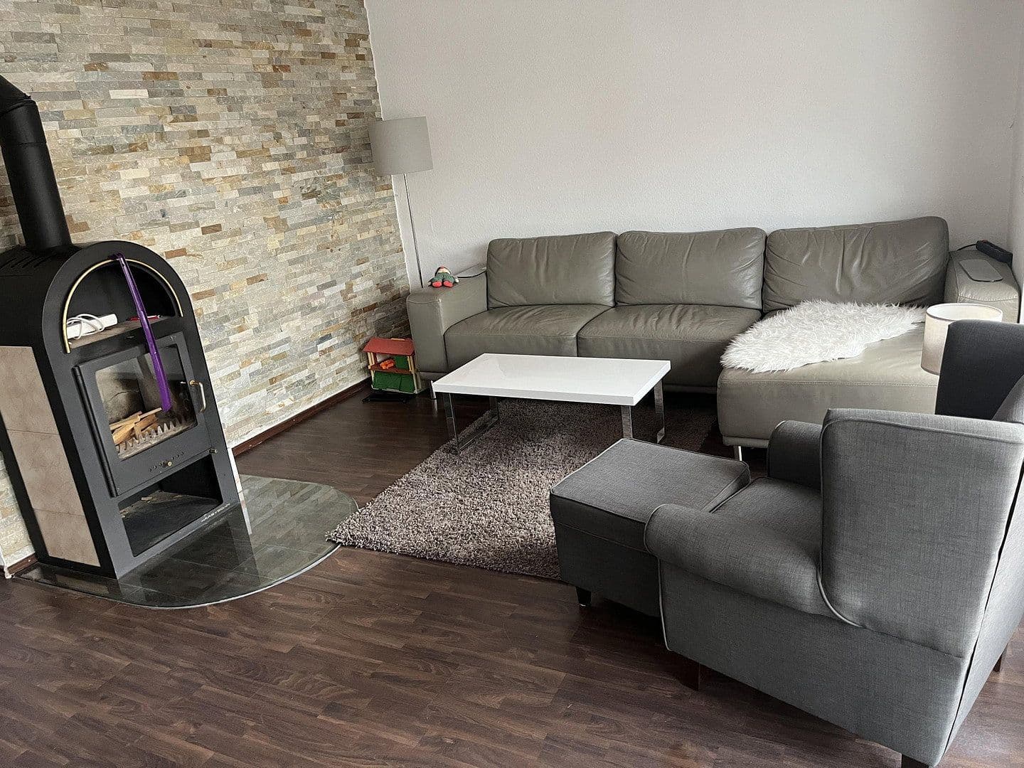 Predaj domu 155 m², pozemok 250 m², Taunusstraße 85a, Oberursel (Taunus), Hesensko Predaj domu 155 m², pozemok 250 m², Taunusstraße 85a, Oberursel (Taunus), Hesensko