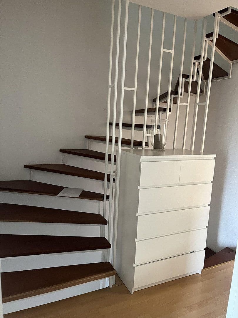 Predaj domu 155 m², pozemok 250 m², Taunusstraße 85a, Oberursel (Taunus), Hesensko Predaj domu 155 m², pozemok 250 m², Taunusstraße 85a, Oberursel (Taunus), Hesensko