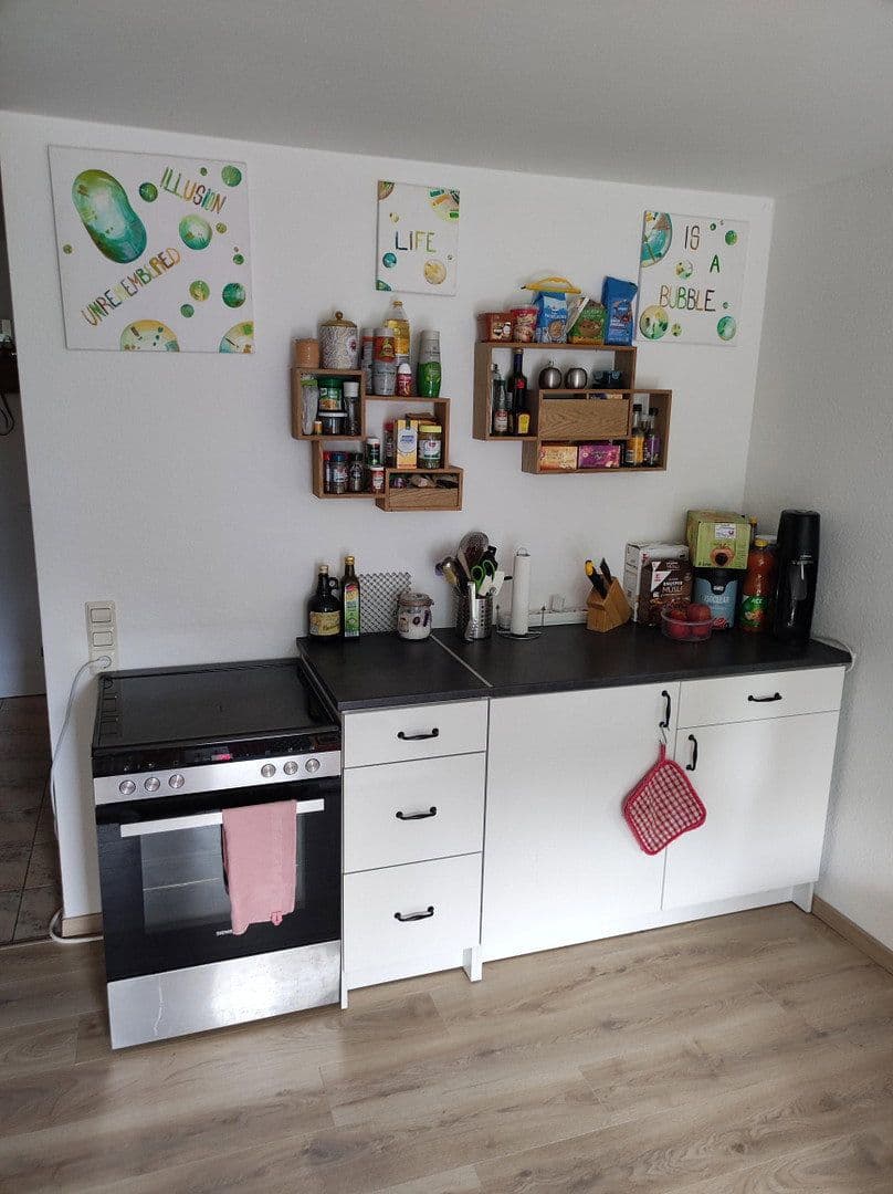Prenájom bytu 1-izbový 37 m², Immanuel-Kant-Str. 50, Bad Urach, Bádensko-Wurttembersko Prenájom bytu 1-izbový 37 m², Immanuel-Kant-Str. 50, Bad Urach, Bádensko-Wurttembersko
