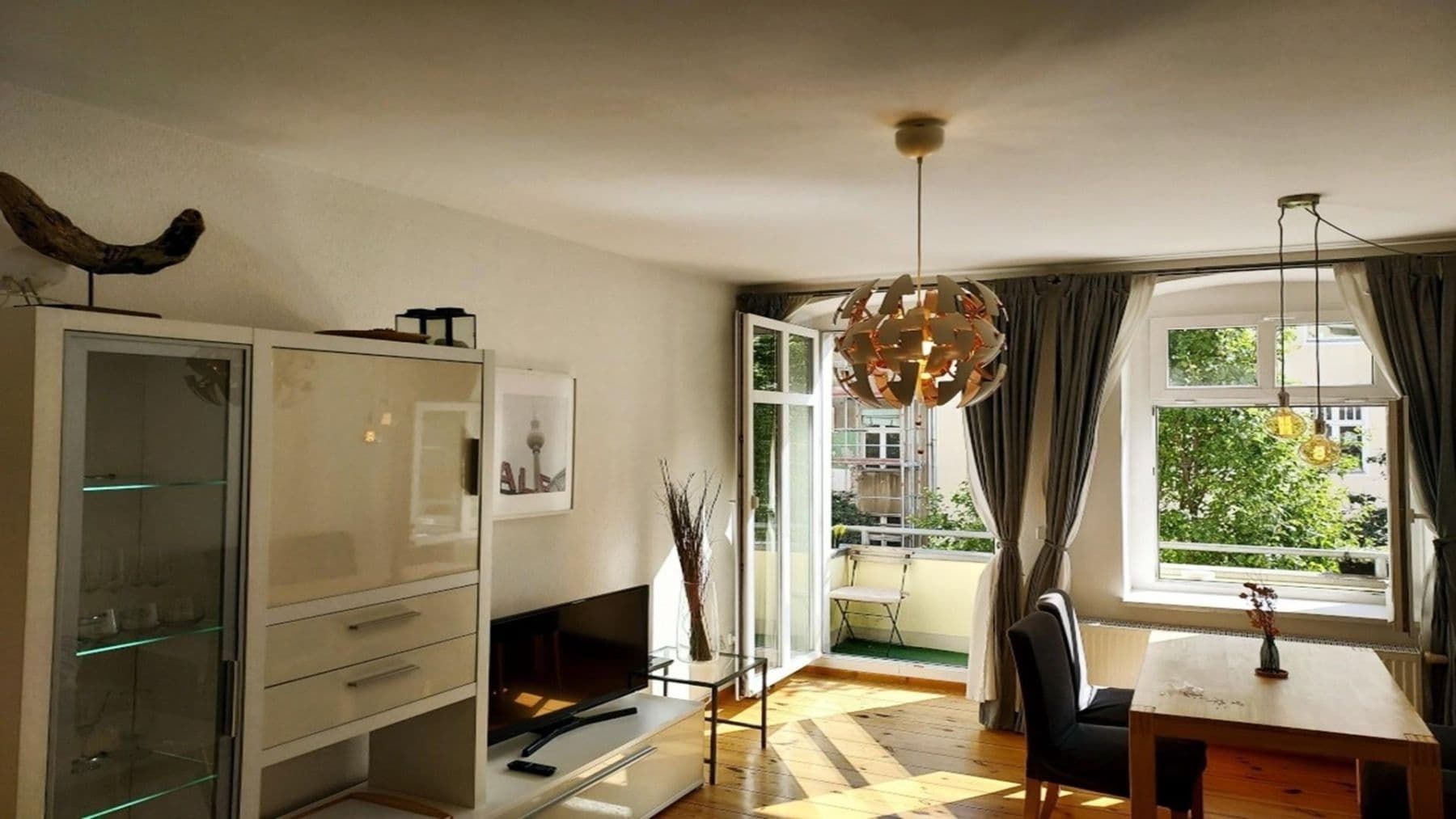 Prenájom bytu 2-izbový 56 m², Berlin, Berlín Prenájom bytu 2-izbový 56 m², Berlin, Berlín