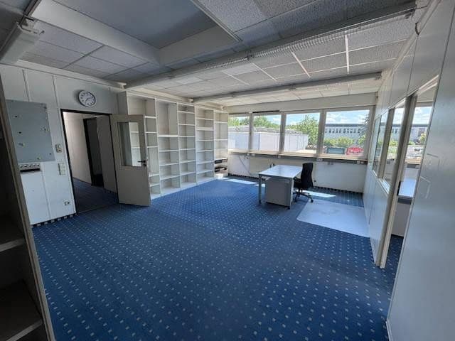 Prenájom nebytového priestoru 2.024 m², Schlierbach, Bádensko-Wurttembersko Prenájom nebytového priestoru 2.024 m², Schlierbach, Bádensko-Wurttembersko