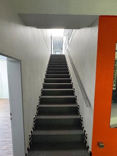 Prenájom nebytového priestoru 2.024 m², Schlierbach, Bádensko-Wurttembersko Prenájom nebytového priestoru 2.024 m², Schlierbach, Bádensko-Wurttembersko