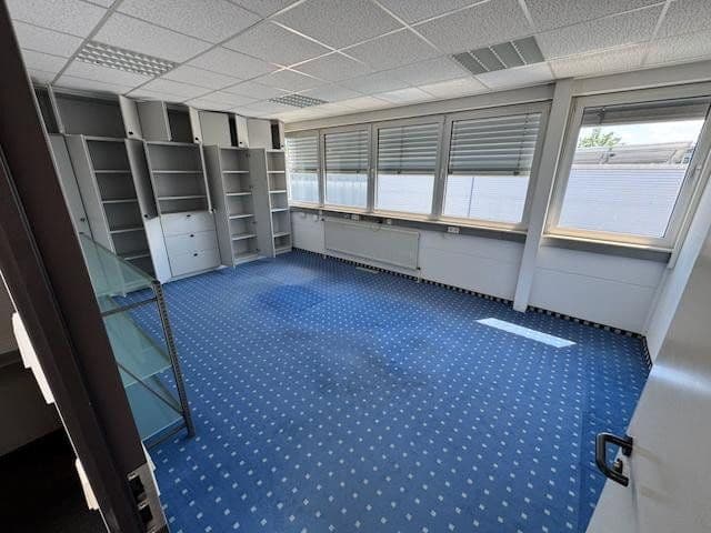 Prenájom nebytového priestoru 2.024 m², Schlierbach, Bádensko-Wurttembersko Prenájom nebytového priestoru 2.024 m², Schlierbach, Bádensko-Wurttembersko