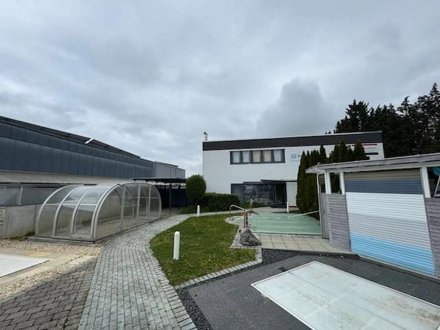 Prenájom nebytového priestoru 2.024 m², Schlierbach, Bádensko-Wurttembersko Prenájom nebytového priestoru 2.024 m², Schlierbach, Bádensko-Wurttembersko